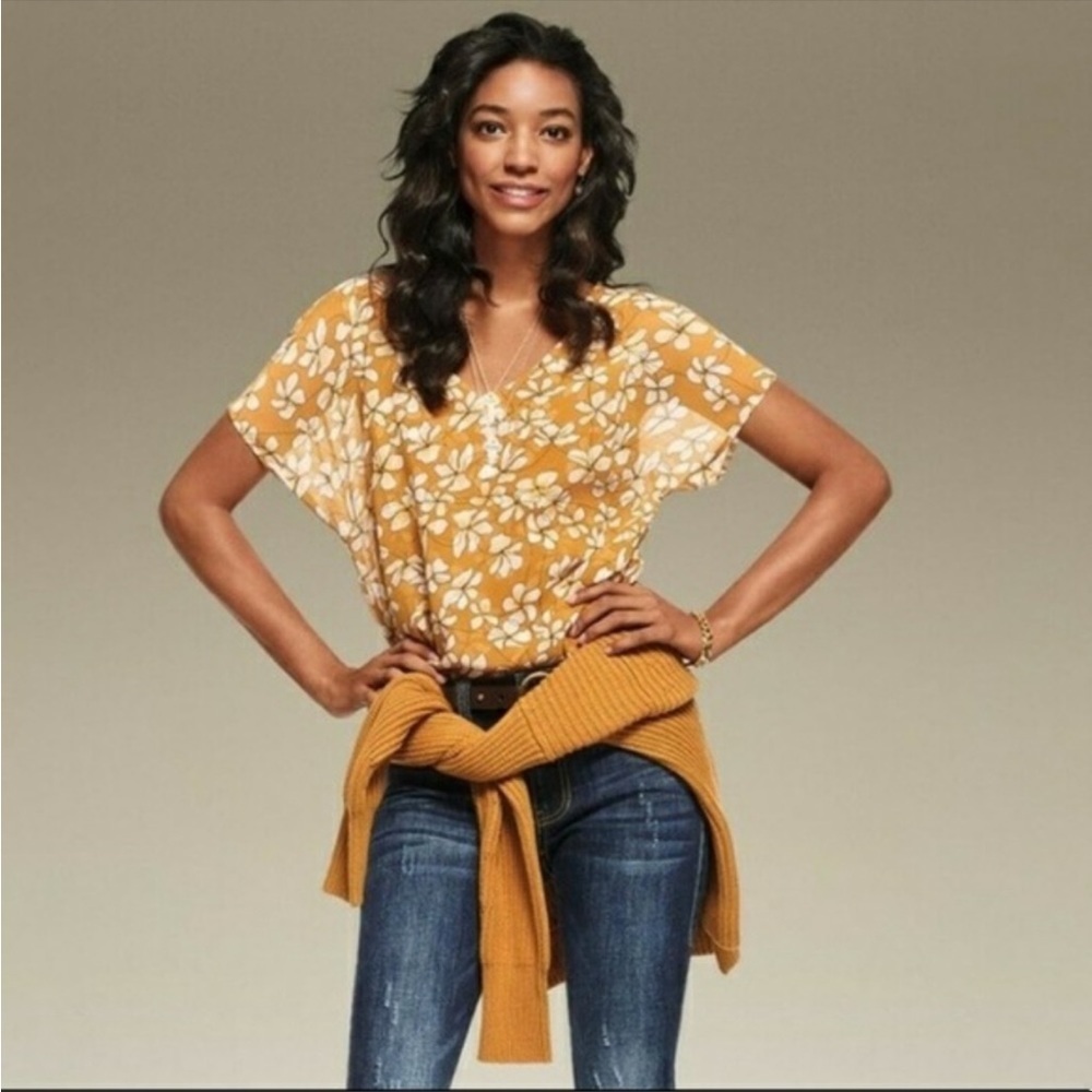 Cabi Thrive Top Butterscotch Yellow Floral Top Size Small